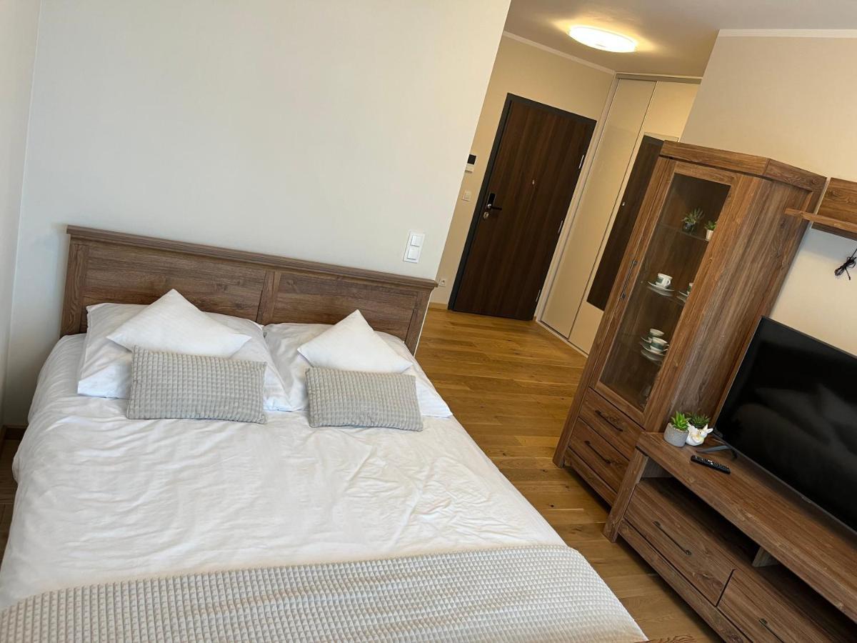 Garbary 234 Parking Free Apartment